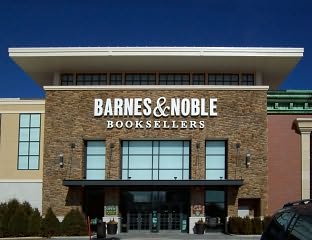 Barnes & Noble Bookstore in Oakbrook Center, IL