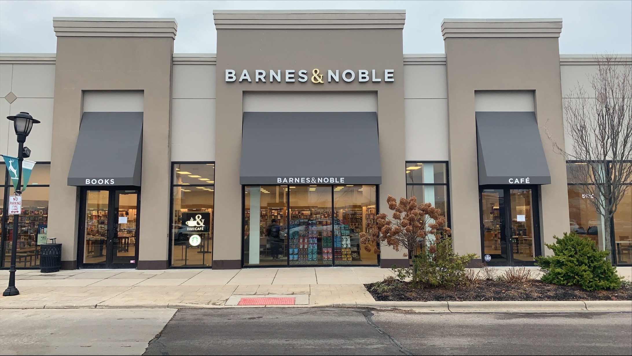 Barnes & Noble Bookstore in Mason, OH Barnes & Noble